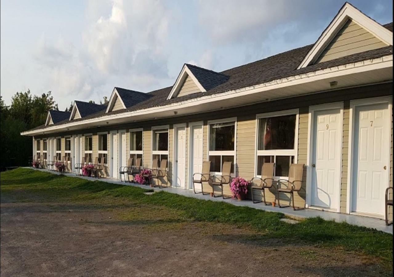 Fundy Rocks Motel Hopewell Cape Eksteriør billede